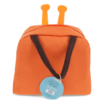 Back of giraffe lunch bag with tag