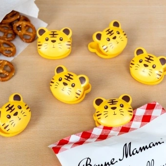 Set of six tiger-shaped bag clips