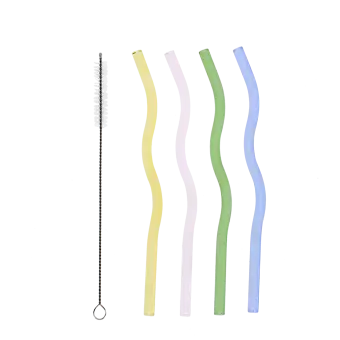 Four wiggly glas straws in different colour and cleaning brush.