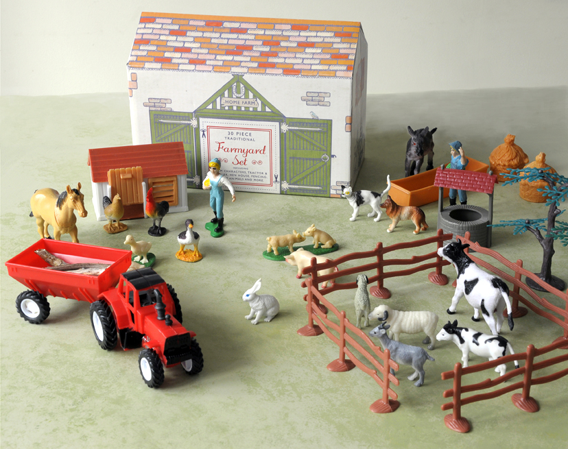 Large Traditional Farmyard Play Set Rex London