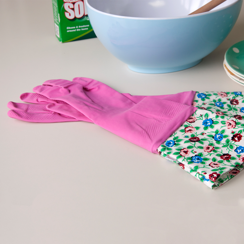 Pink Rambling Rose Washing Up Gloves Rex London